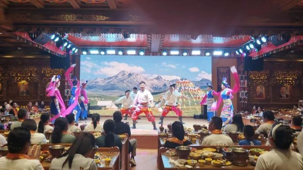 启天配资 行走中感悟，实践中成长！黄金谷学校开展学生成长共同体活动