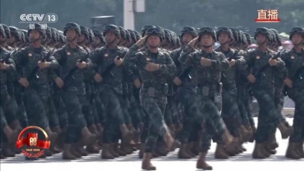 优配资 多能一体 维稳维权 武警部队方队接受检阅