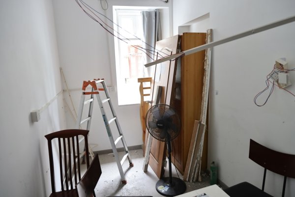 奕道配资 城管局长接热线｜查处！上海优秀历史建筑内，竟敢这么干！执法人员都惊呆了